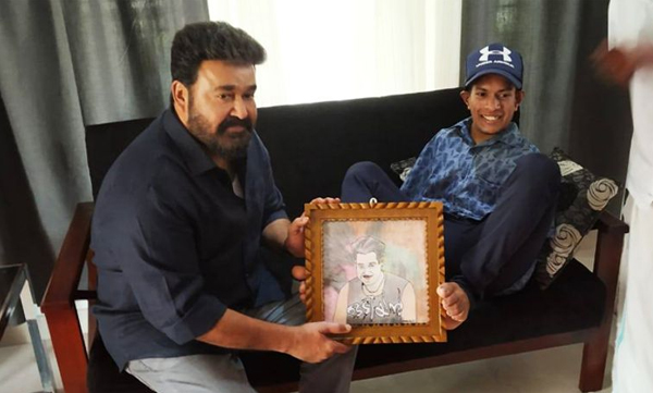 pranav selfie with mohanlal 