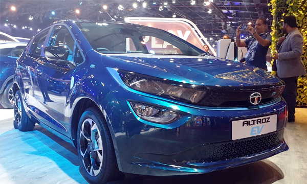 tata-altroz-ev-showcased-in-delhi-auto-expo-