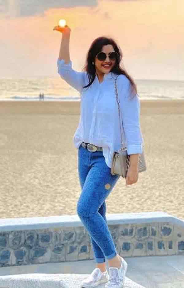 actress meena new look getting viral 