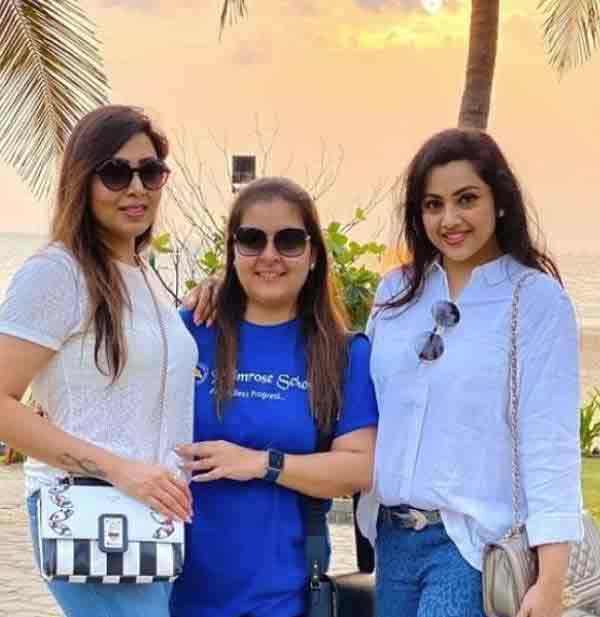 actress meena new look getting viral 