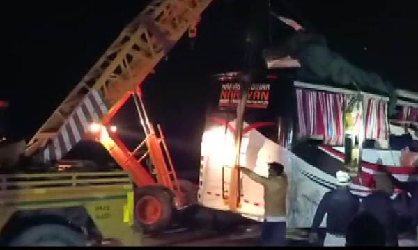 accident in agra expressway