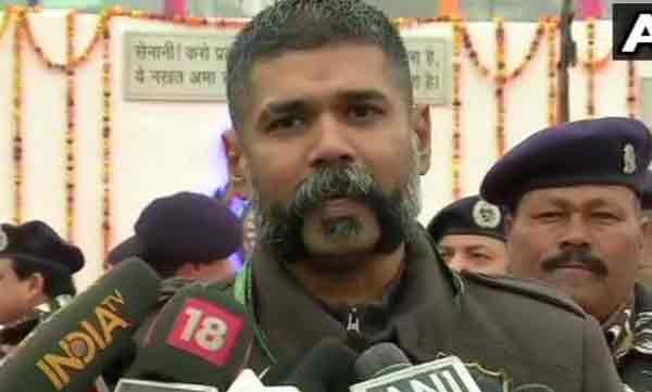 umesh honour as collecting soil from the pulwama attack martyrs 