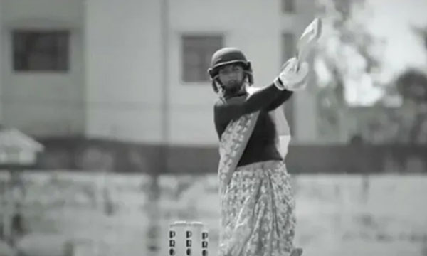 Mithali Raj bats in a saree, shares message with India team ahead of World Cup final