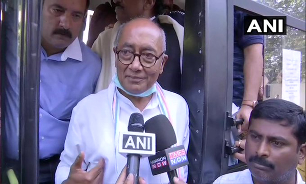 senior Congress leader Digvijaya Singh sat on a protest