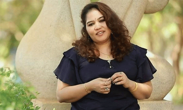 daya aswathy removed her photo from facebook after controversy