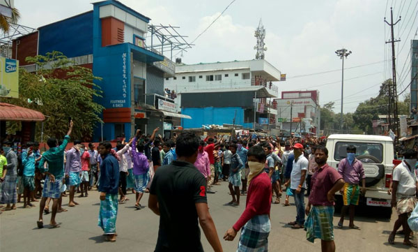 Migrant labors will get ID cards and insurance coverage: Chief minister