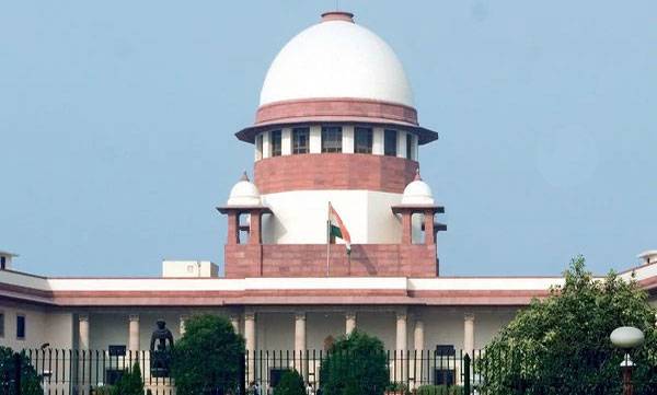 SC disposes Kerala's plea to open borders as Karnataka allows emergency vehicles.