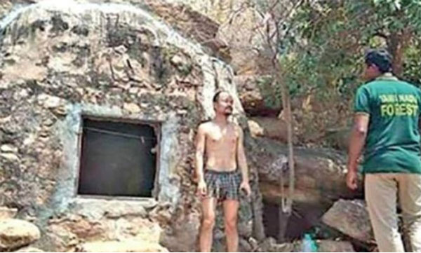 Chinese man hiding in cave for 10 days