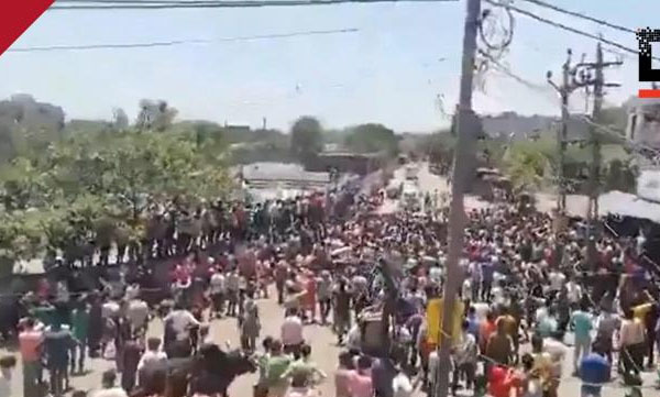 Migrant labors protest in Surat