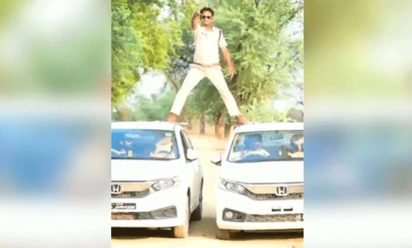 police officer immitate ajay devgon