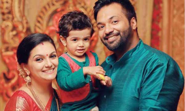 കുഞ്ഞിനെ നോക്കേണ്ട സമയത്ത് ജിമ്മില് പോയി ശരീരഭാരം കുറയ്ക്കാനും സ്ലിം ബ്യൂട്ടി ആവാനും നോക്കിയാല് തന്റെ കുഞ്ഞ് പട്ടിണി ആവും, വിമര്ശകരുടെ വായടപ്പിച്ച് ശരണ്യ