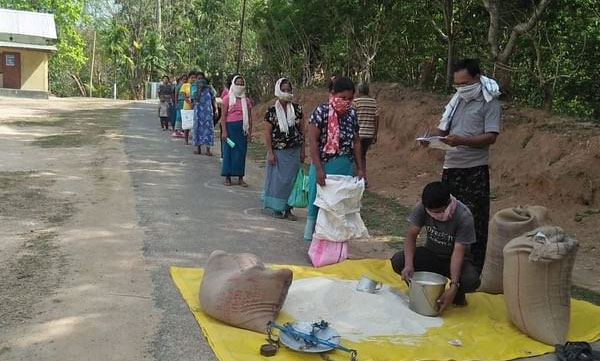 Meghalaya IAS Officer is Ensuring No Daily Wager, Migrant Worker Goes Hungry in His District