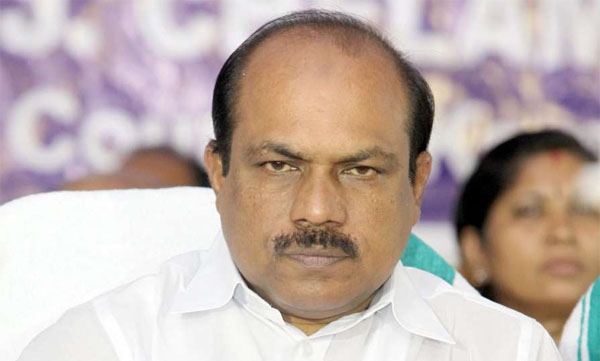 Court orders to book VK Ebrahim Kunju over threat against complainant in money laundering case