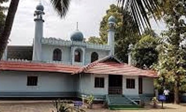 hindu lady cremated at mosque land
