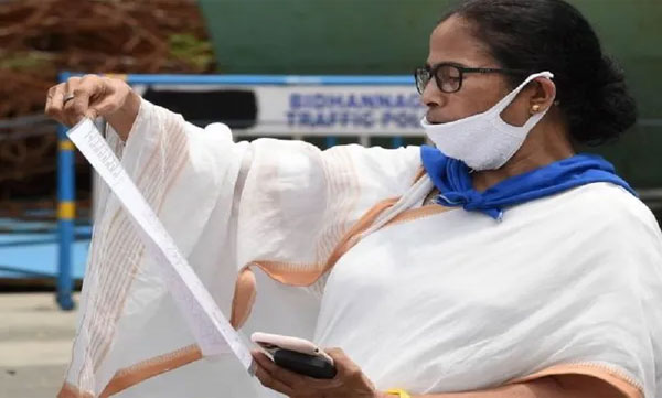 Migrants retured to Bengal give ‘Failed CM’ certificate to Mamata