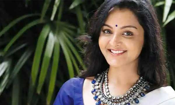 manju warrier give 5 television for students