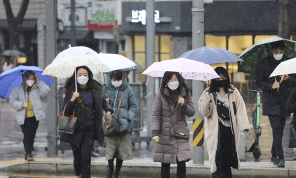 face mask should keep dry 