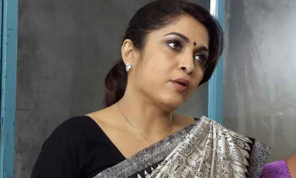 alchohol found from ramya krishnan car