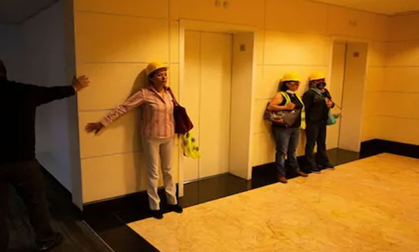 Earthquake of Magnitude 7.4 Kills Five in Mexico City