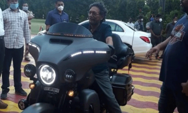 chief justice photo posing in harley davidson makes controversy