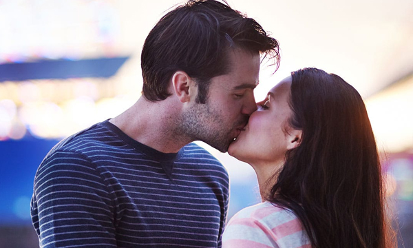 international kissingday