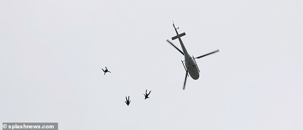 tom cruise performed sky diving from 10000 ft for mission impossible 