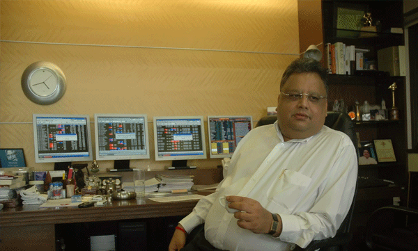 rakesh junjunwala lose 200 crores in titan share market 