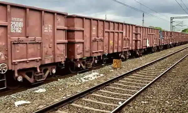 indian railway goods train pizza delivery model to increase income 