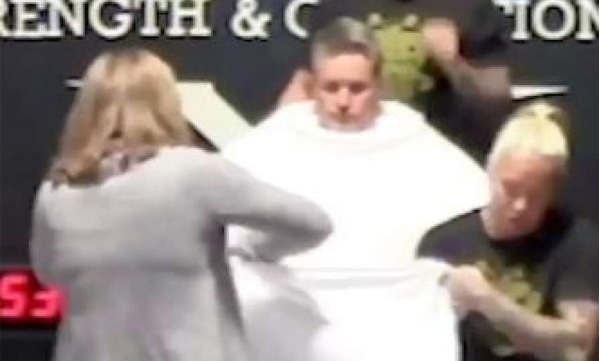 man wear 260 t shirts and made guiness world record 