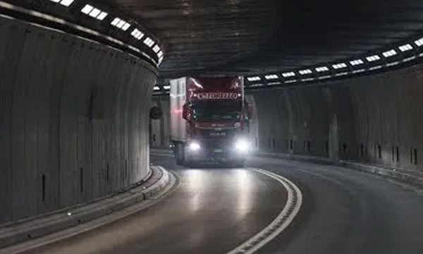 atul tunel, 8.8 km long, 3,000 metre above sea