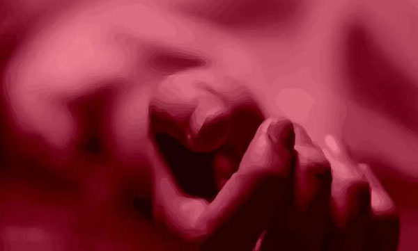 kannur three year old child died mother and sister in critical condition 