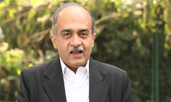 Prashant Bhushan deposits Re 1 fine in contempt case