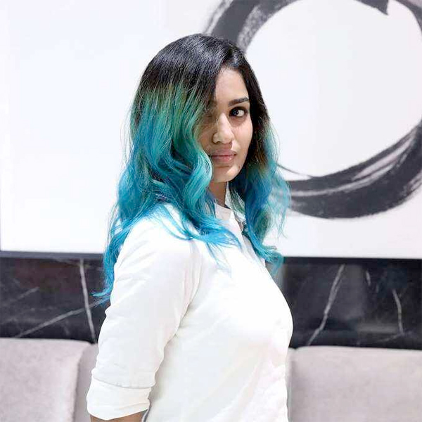 saniya new look goes viral 