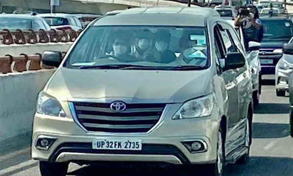 Rahul Gandhi's convoy heckled by UP Police; later they were allowed to go