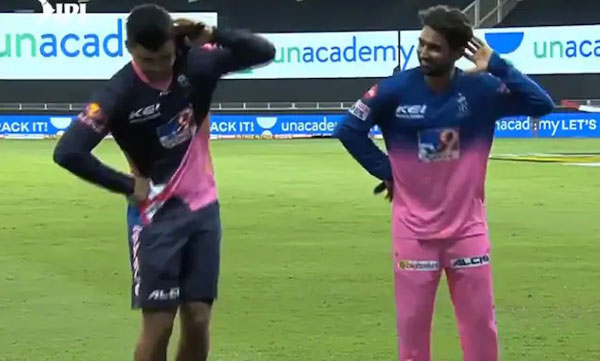 Riyan Parag Teaches Groovy Bihu Dance Move To Rahul Tewatia 