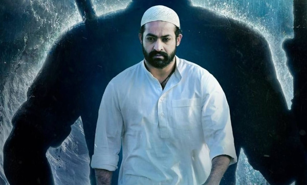 ss rajamouli new movie rrr under controversy 