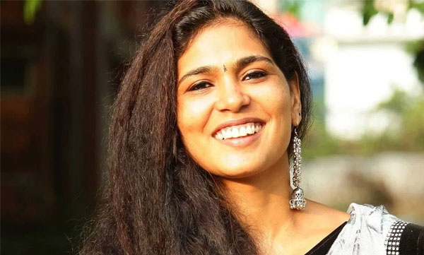 rehna fathima's social media use