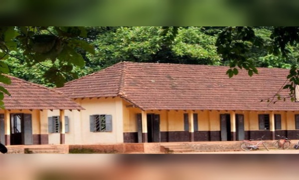 Teachers should attend school from next month 