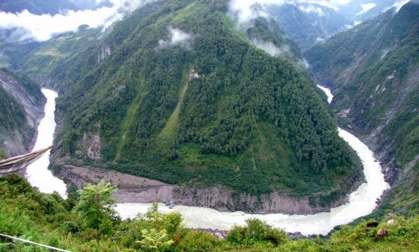 China build dam in brahmaputhra 