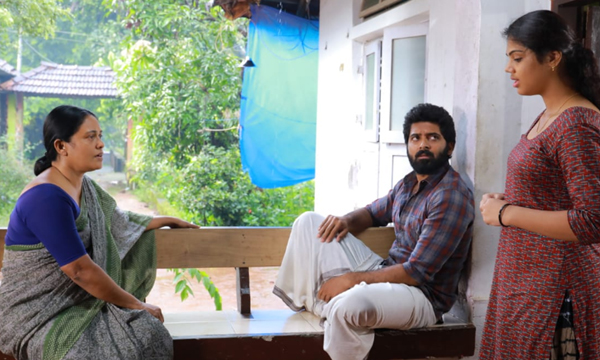 ente maavum pookum movie