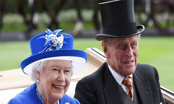  Queen Elizabeth to be among the first to receive Covid vaccine