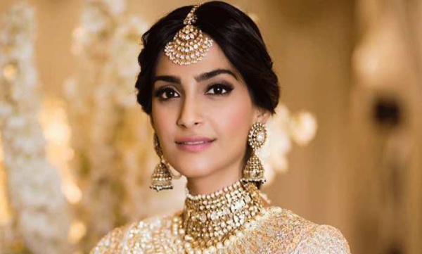 Sonam kapoor supports farmers strike