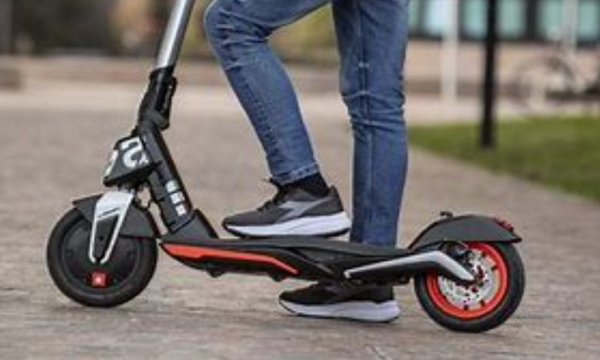 aprilia-unveiled-esr1-electric-micro-scooter-