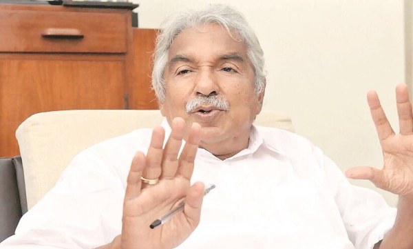 Oomen chandy becomes udf convener 