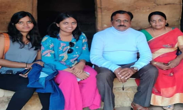 Daughters in pool of blood, parents in trance