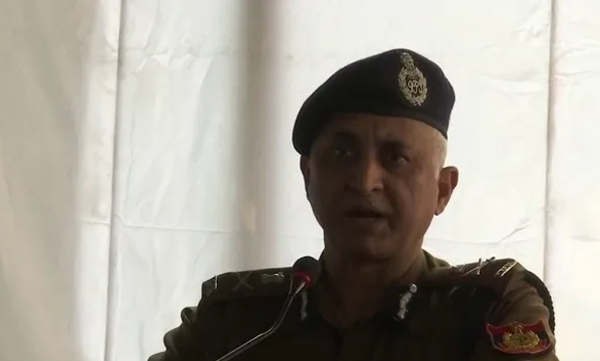 When tractors were used, police was attacked, no questions were raised delhi top cop slams critics