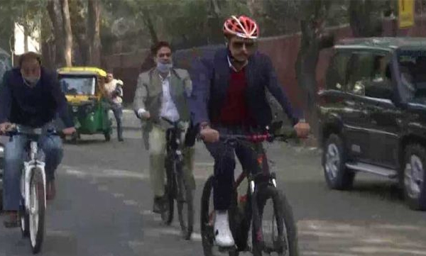 robert vadra rides bicycle in delhi to protest against fuel price hike