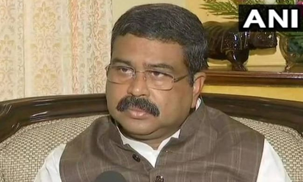 പെട്രോളിയം ഉത്പന്നങ്ങള് ജിഎസ്ടി പരിധിയില് ഉള്പ്പെടുത്തേണ്ട കാര്യം തീരുമാനമെടുക്കേണ്ടത് ജിഎസ്ടി കൗണ്സില്; കേന്ദ്ര മന്ത്രി