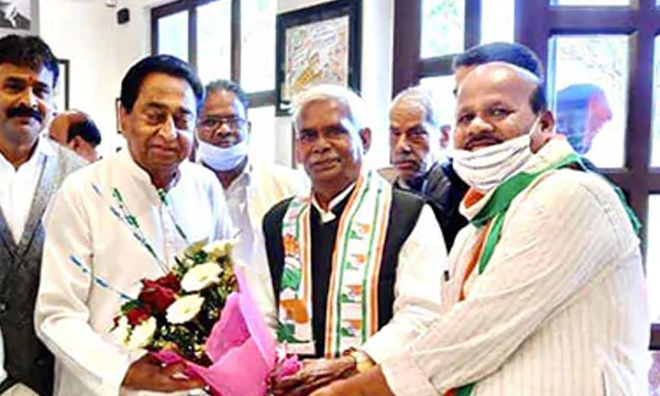 'Worshipped Godse, Now Worshipping Gandhi-ji'