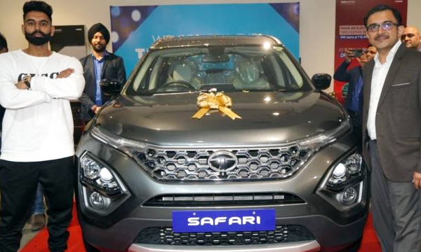 2021-tata-safari-delivery-starts-punjabi-singer-parmish-verma
